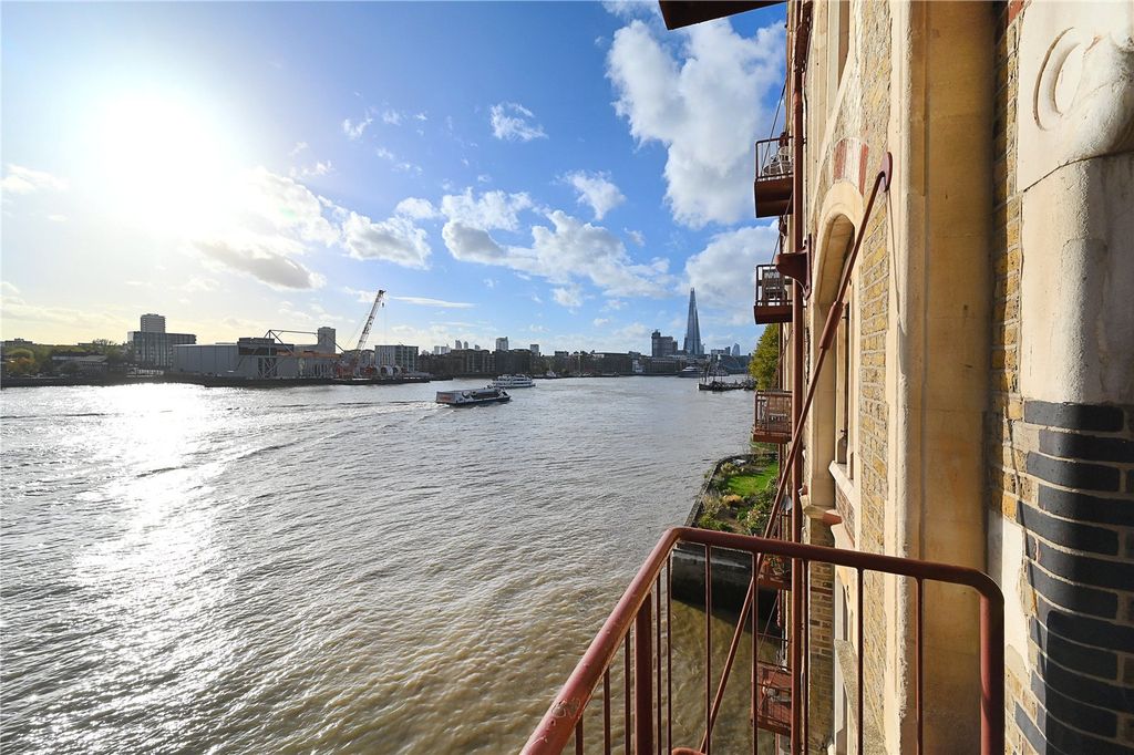 Property photo 2 of 14 View