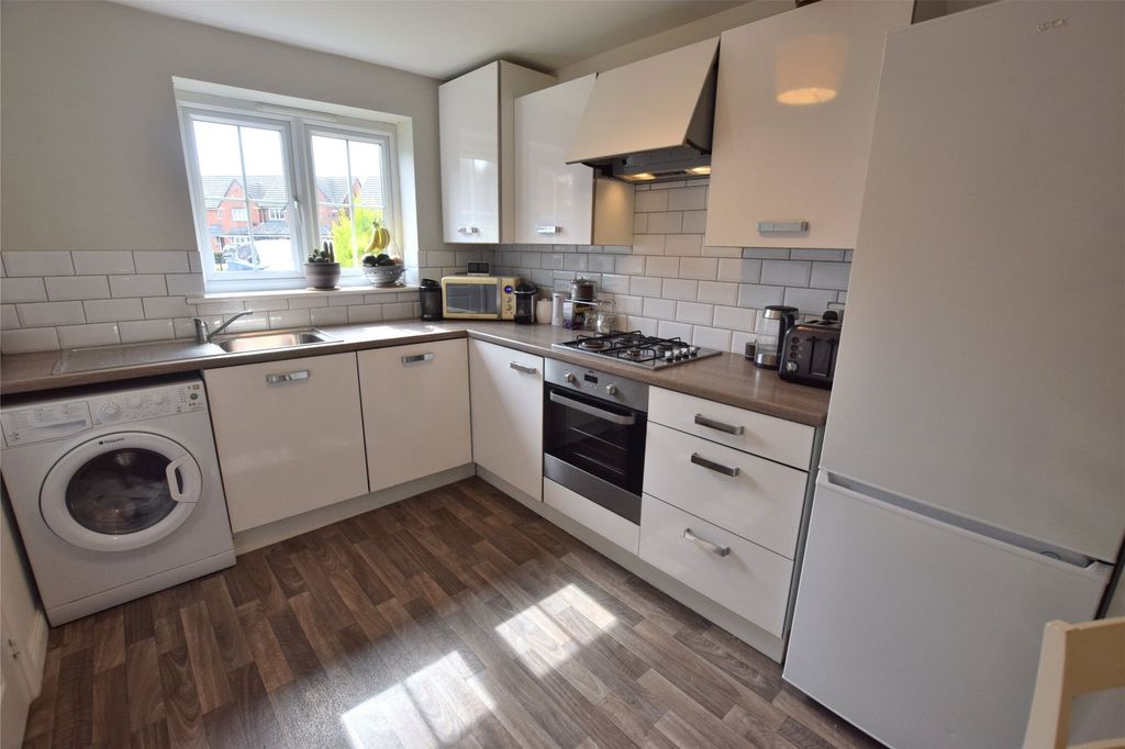 Property photo 2 of 13 Kitchen