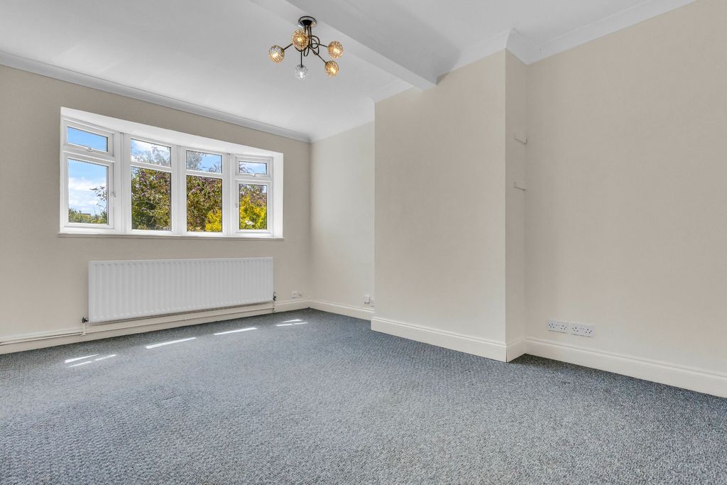 Property photo 3 of 13 Photo 9