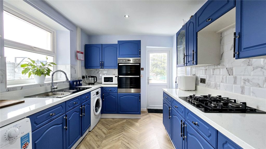Property photo 2 of 16 Picture No. 48