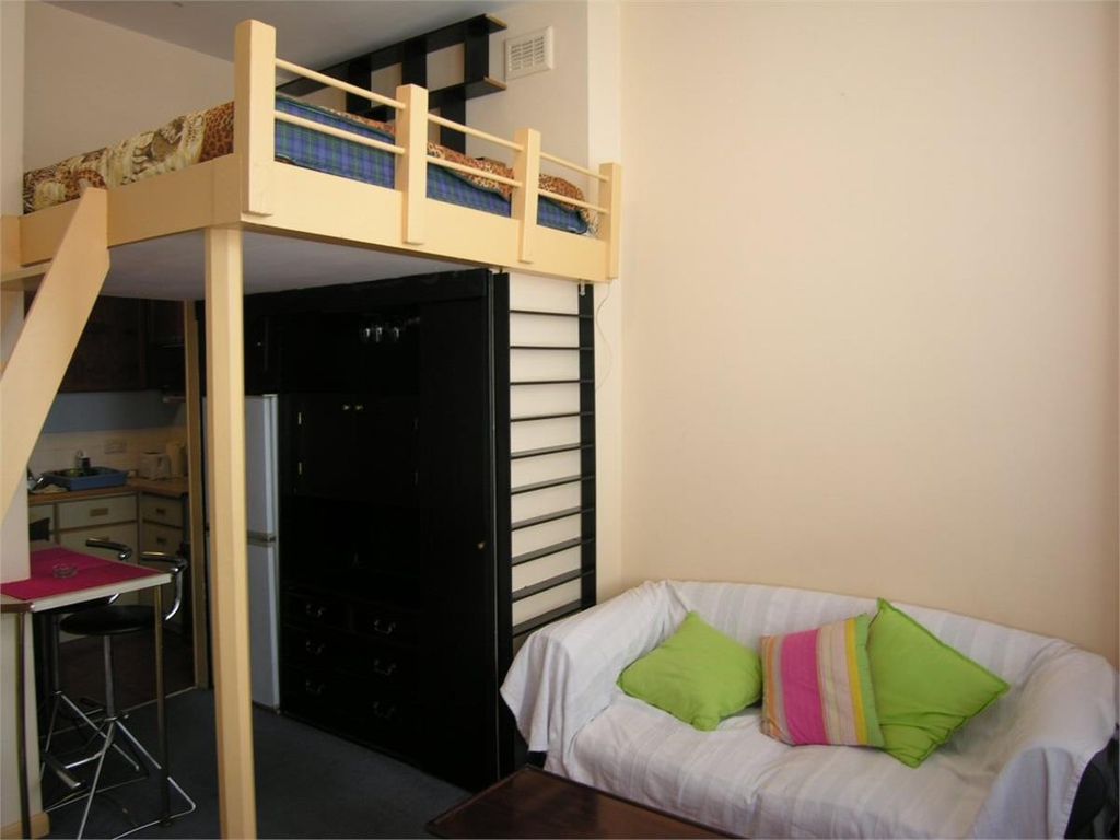 Property photo 3 of 6 3