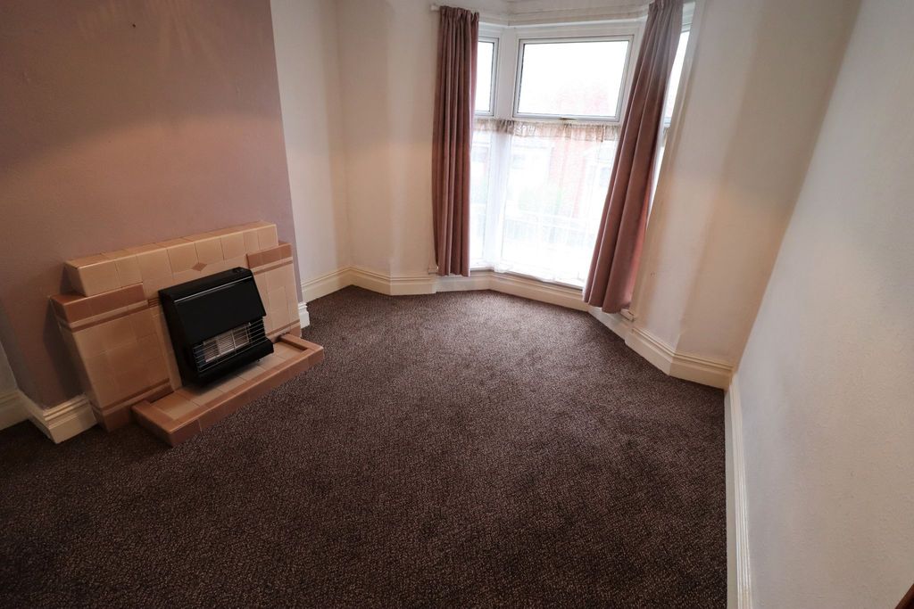 Property photo 2 of 8 Photograph 2