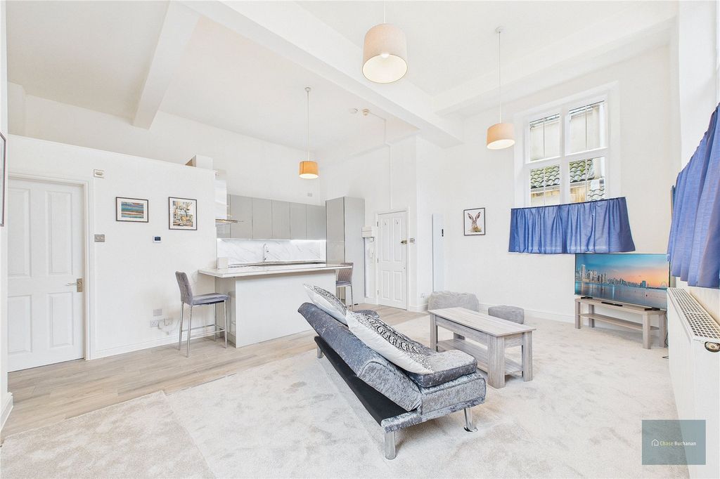 Property photo 2 of 12 Picture No. 22