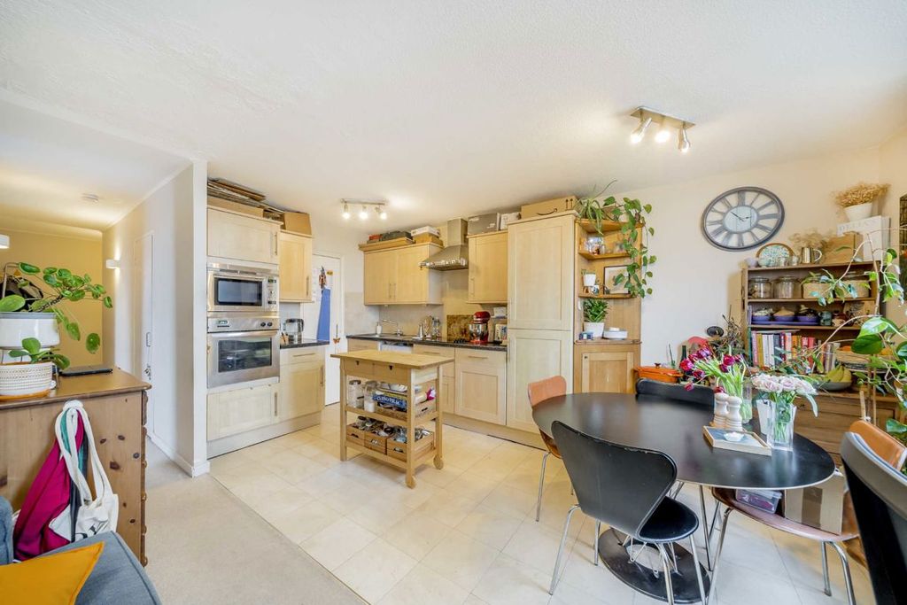 Property photo 3 of 7