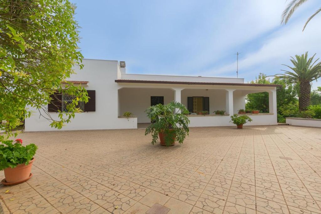 Property photo 2 of 30