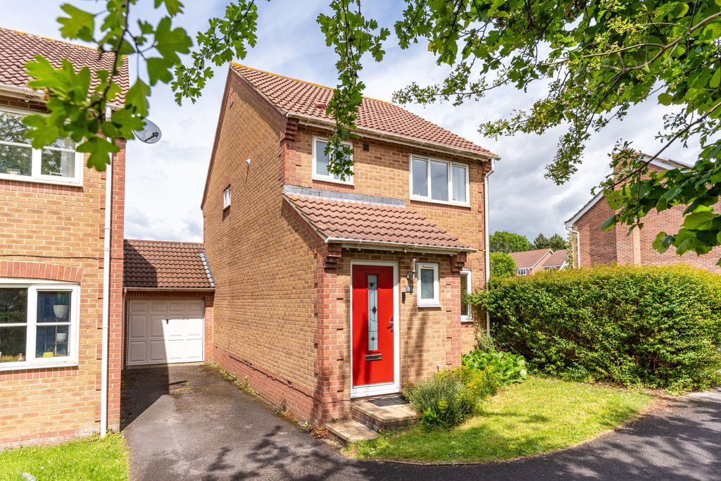 Property photo 3 of 15 Bakers Ground-16