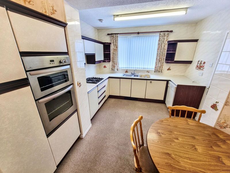 Property photo 2 of 13 Photo 11