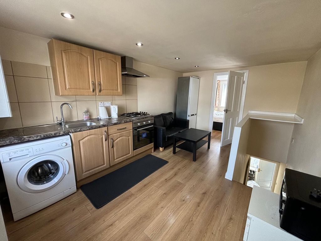 Property photo 1 of 5