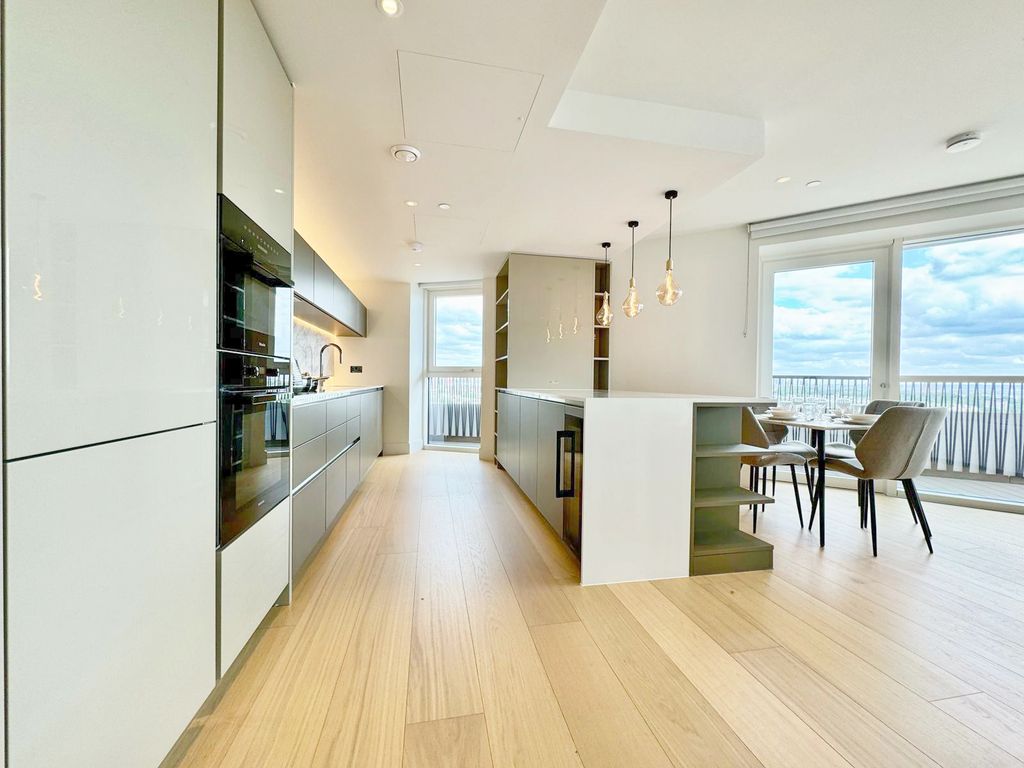 Property photo 3 of 35