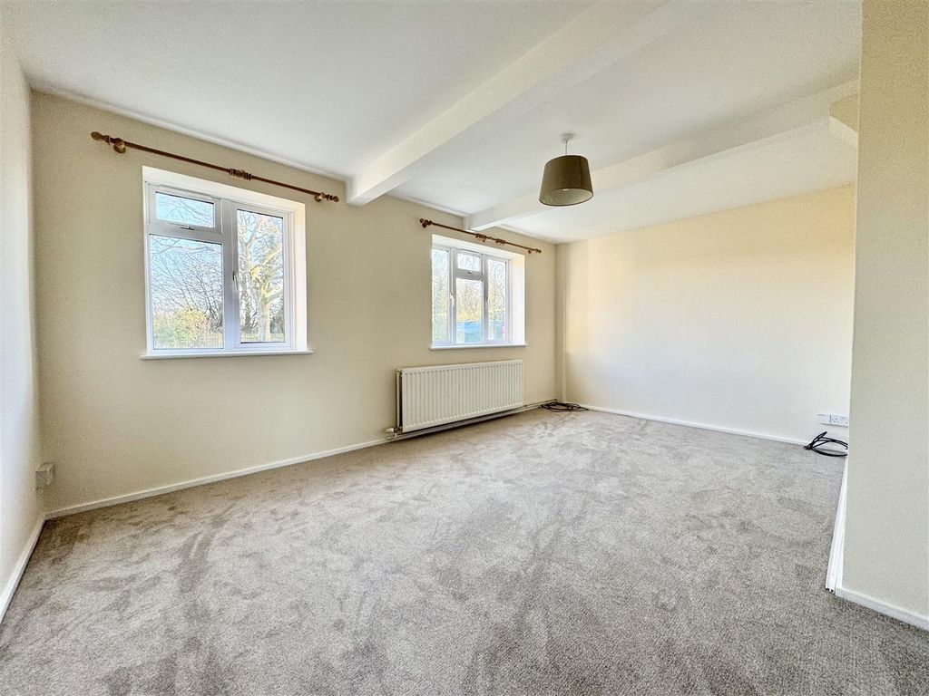 Property photo 2 of 12 Sitting Room