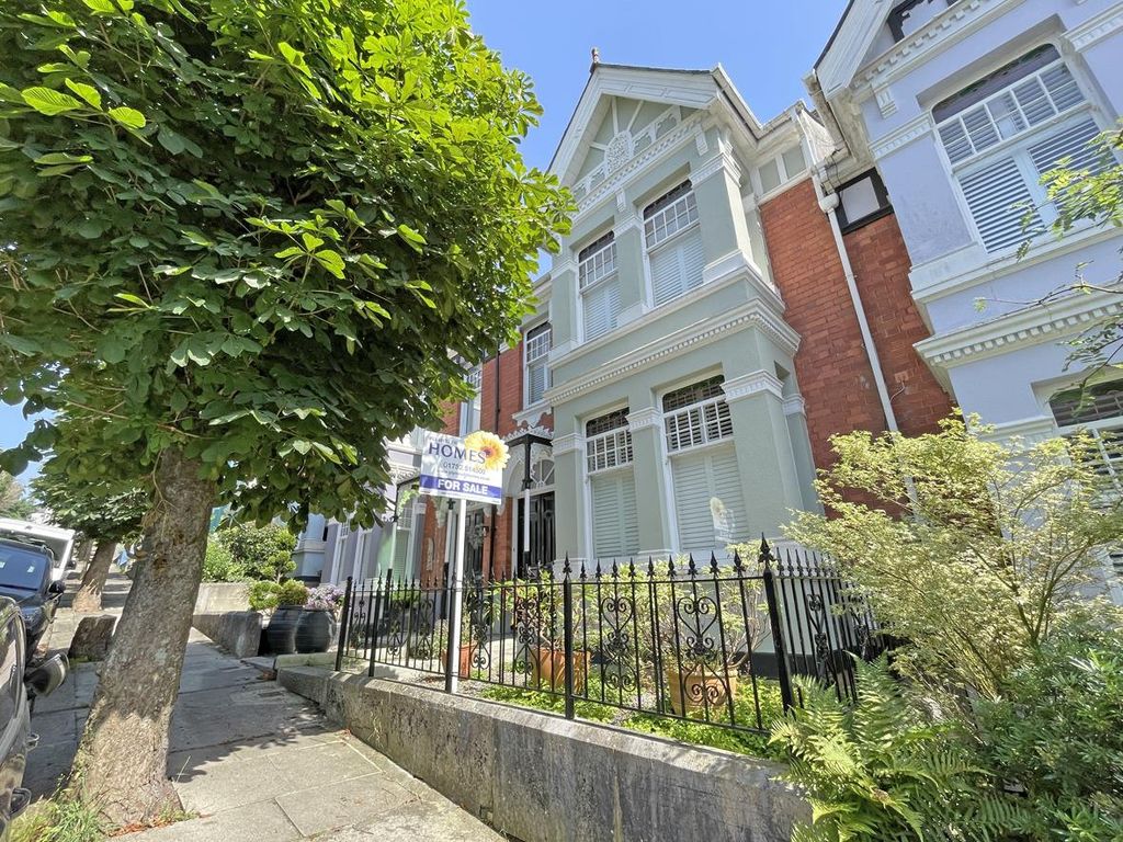 Property photo 1 of 17 Burleigh Park Road 22 - New Front.Jpg