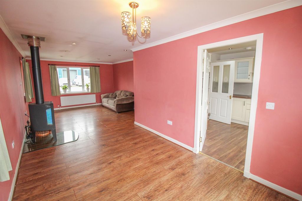 Property photo 3 of 13 Lounge-Diner-2.Jpg