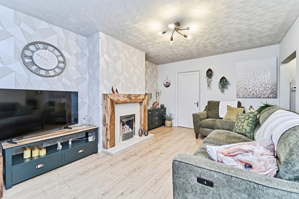 Property photo 2 of 20 Pbox-Img.Jpg