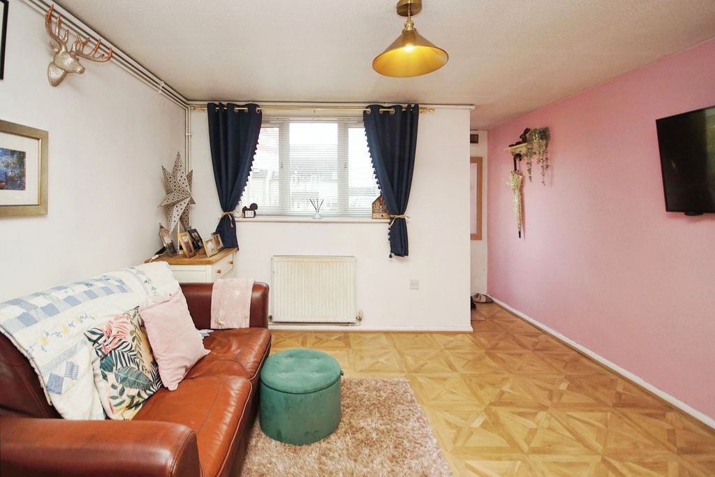 Property photo 3 of 9