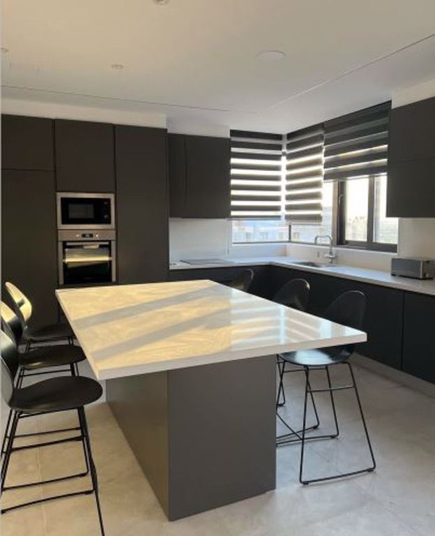 Property photo 3 of 21 Kitchen