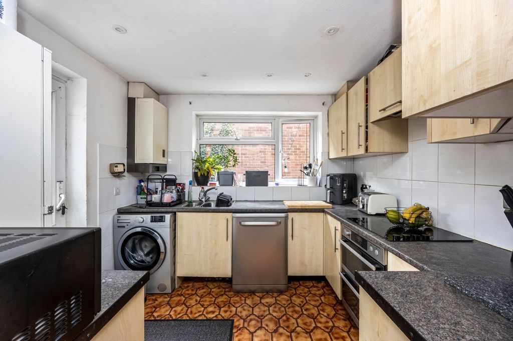 Property photo 2 of 18