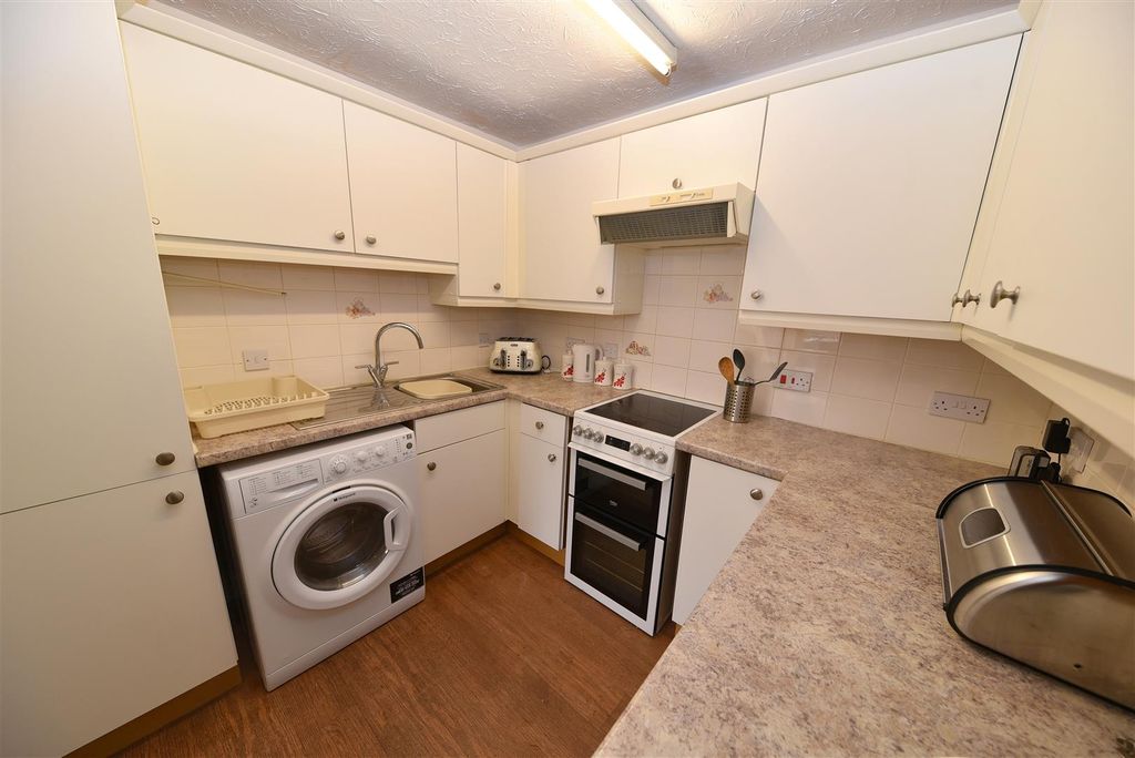 Property photo 3 of 17 Kitchen2.Jpg