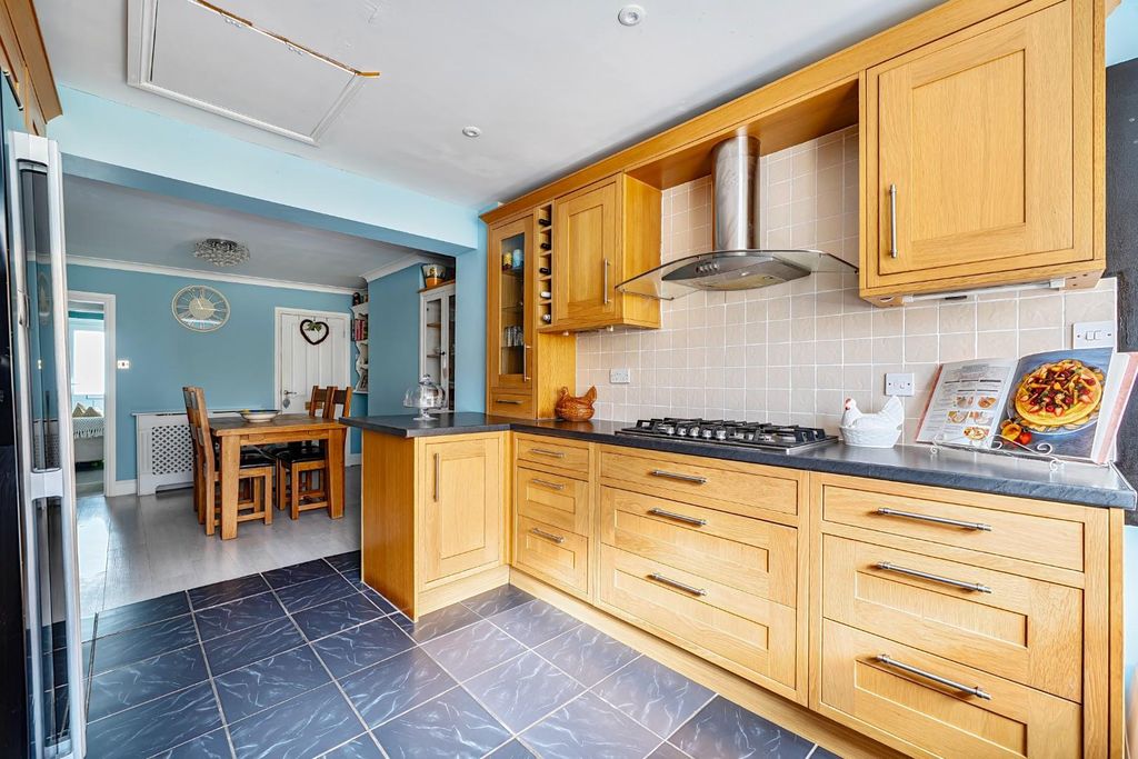 Property photo 2 of 20 1366088-12-68Ecf81cc529A.Jpg