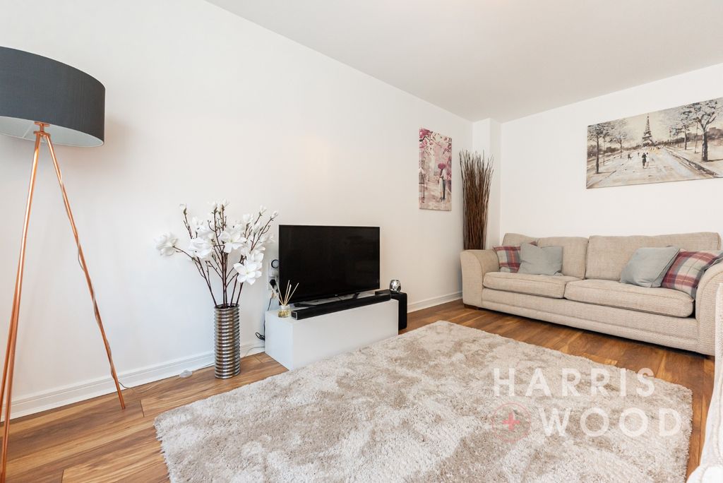 Property photo 3 of 22 4034777