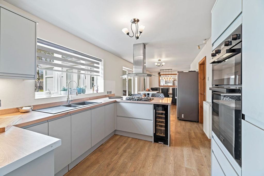 Property photo 3 of 22 Kitchen