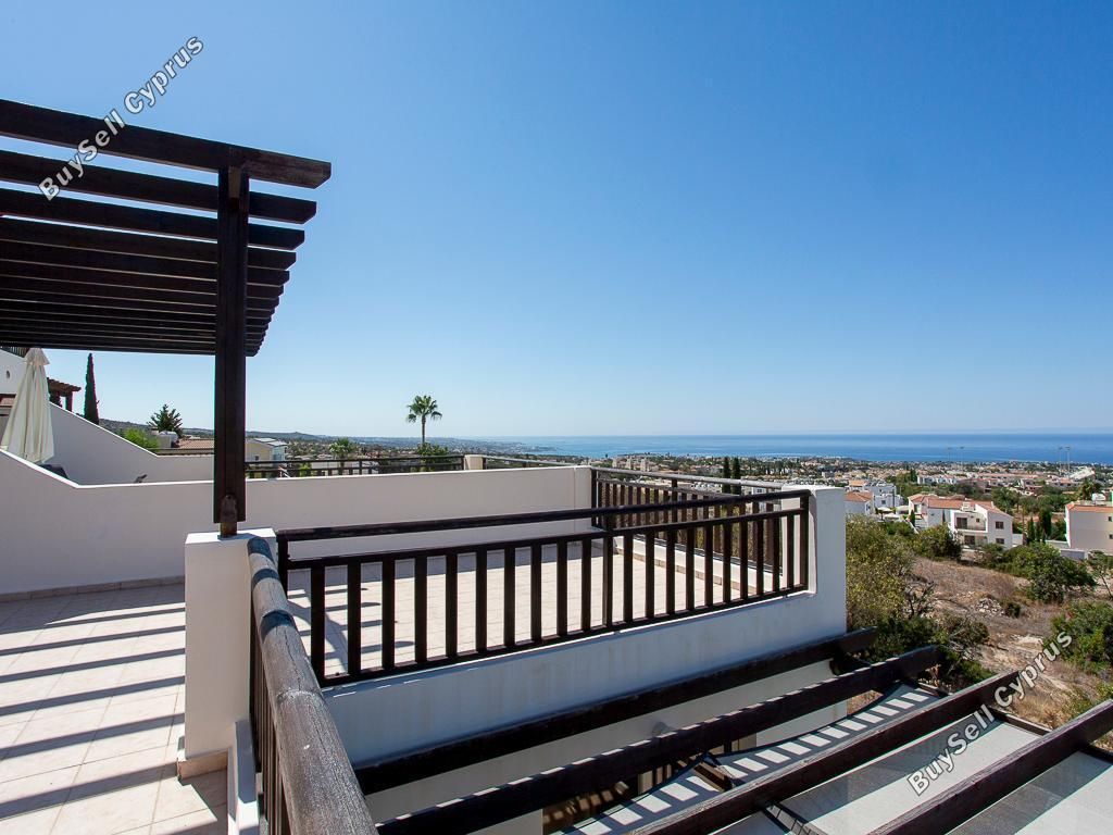 Property photo 2 of 23