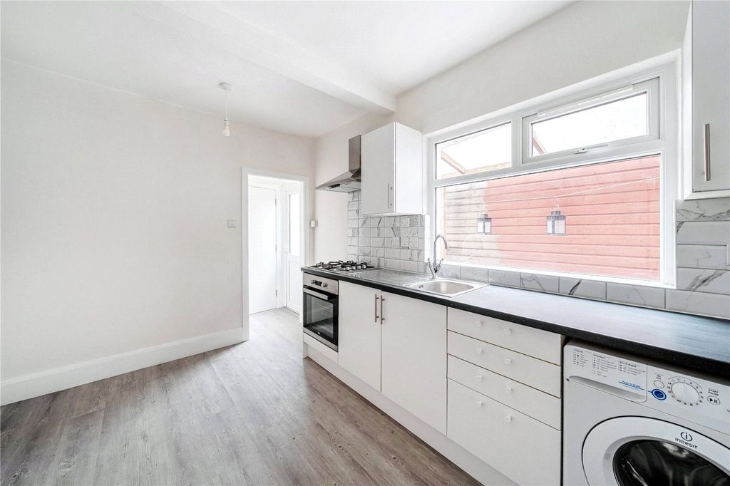 Property photo 2 of 13 Picture No. 05