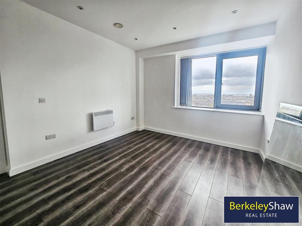 Property photo 3 of 10 Lounge