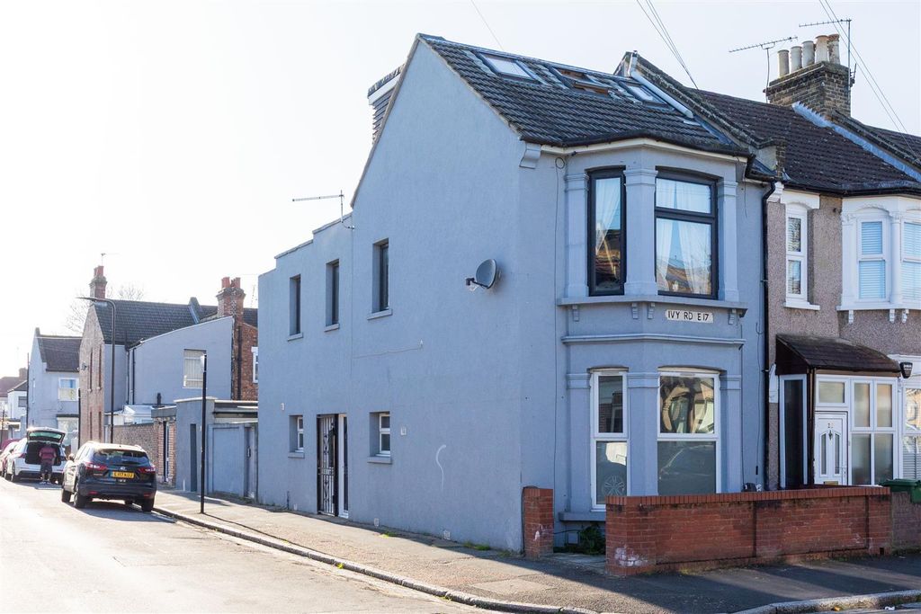 Property photo 1 of 16 Ivy Road, E17