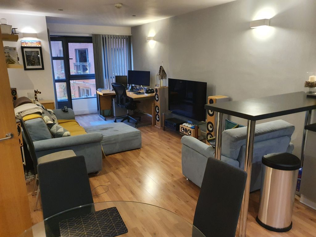 2 bed flat for sale St George's