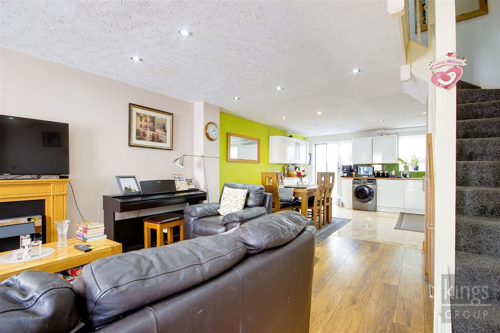 Property photo 3 of 24