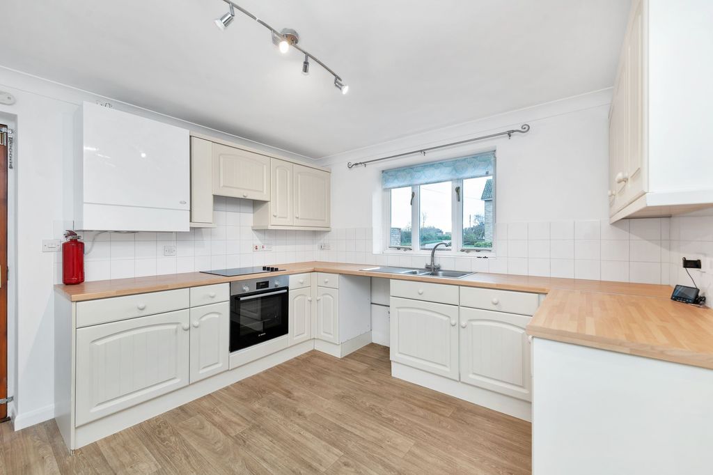 Property photo 2 of 13