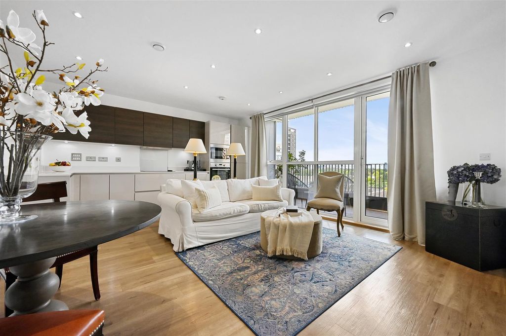 Property photo 1 of 8 27, Trevillion Mansions - Reception1 (1).Jpg