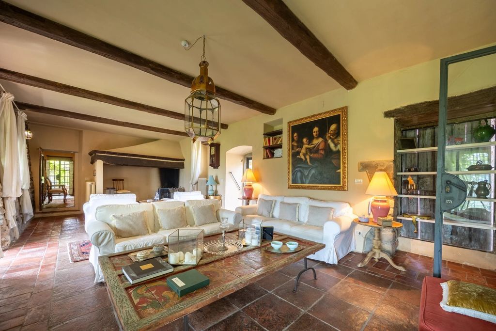 Property photo 1 of 30