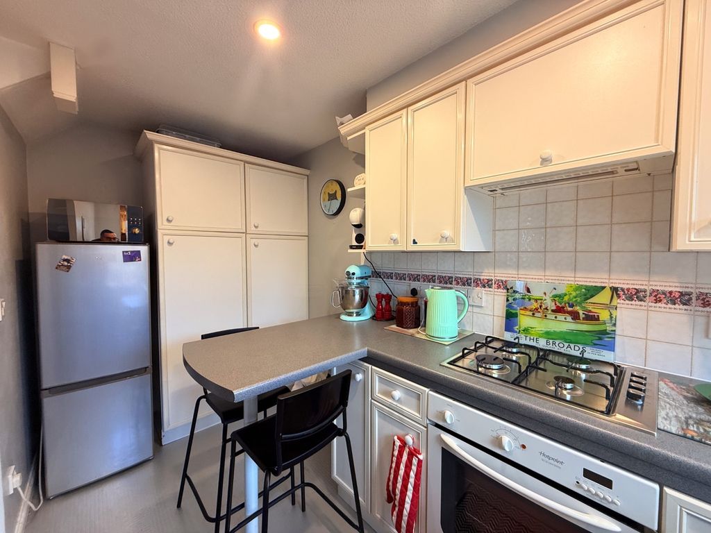 Property photo 3 of 11 4863773