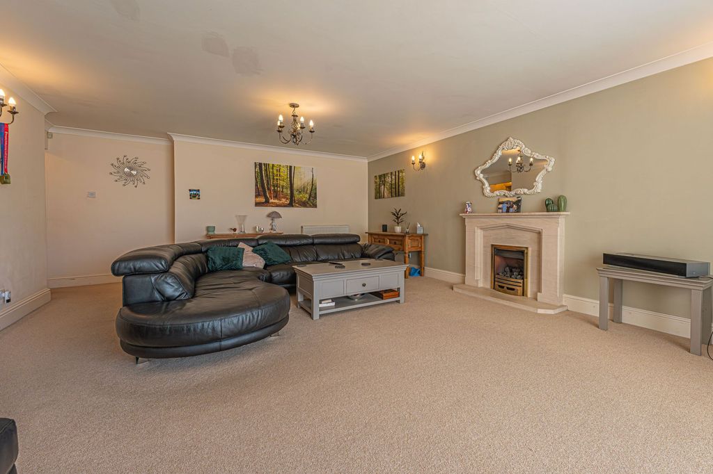 Property photo 2 of 62