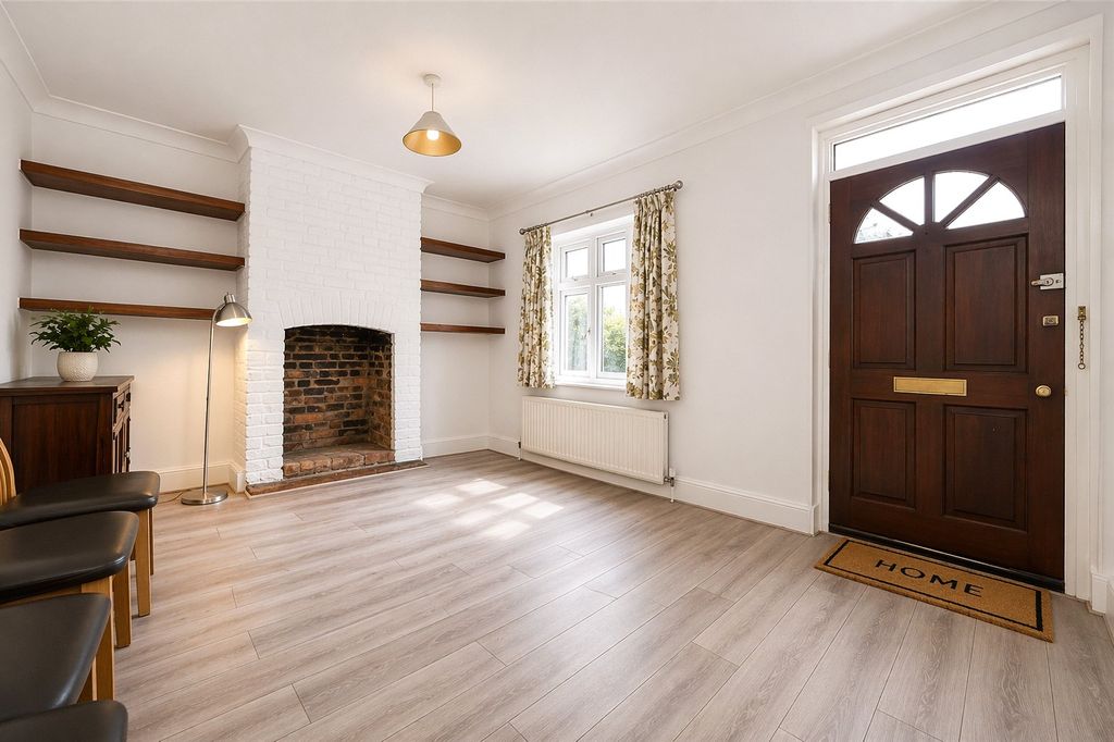 Property photo 2 of 7 Lounge