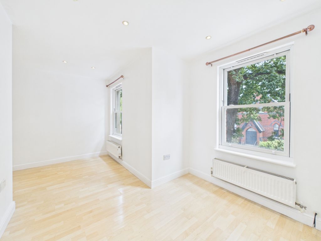 Property photo 3 of 7 Cam01740G0-Pr0579-Still003