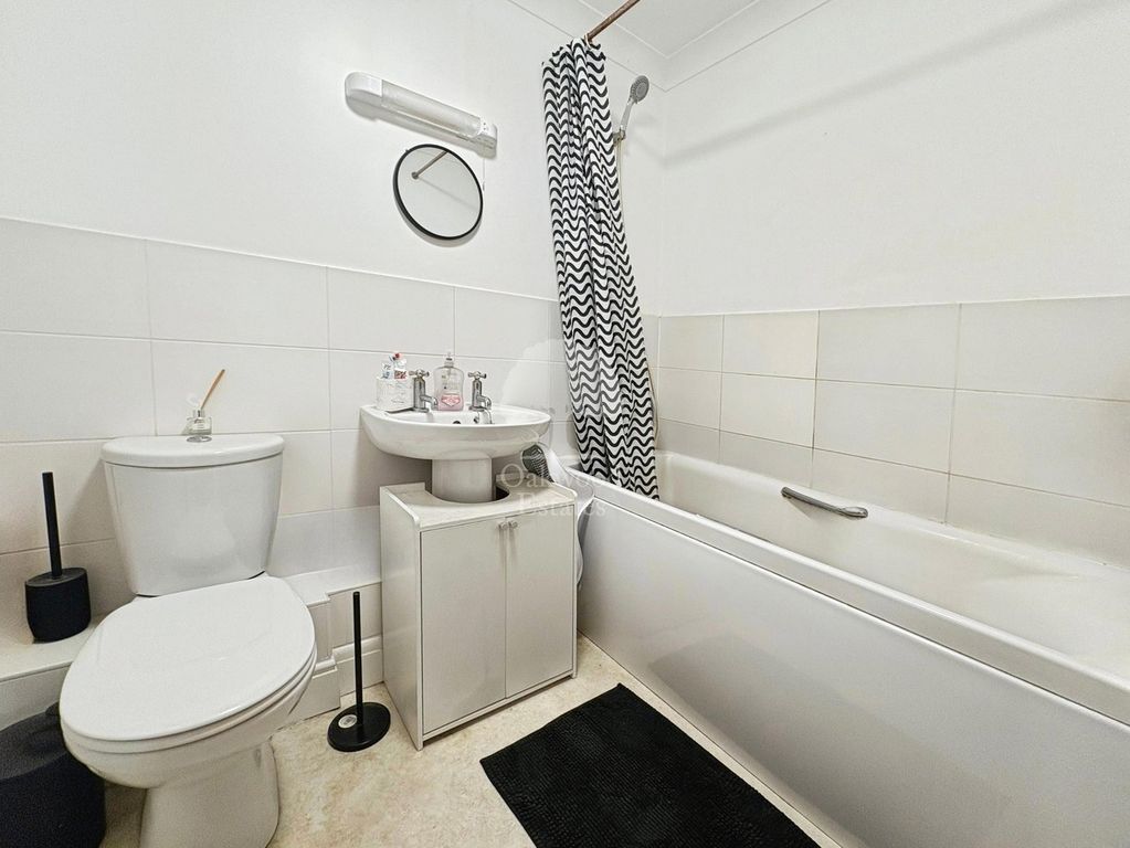 Property photo 3 of 6 Bathroom