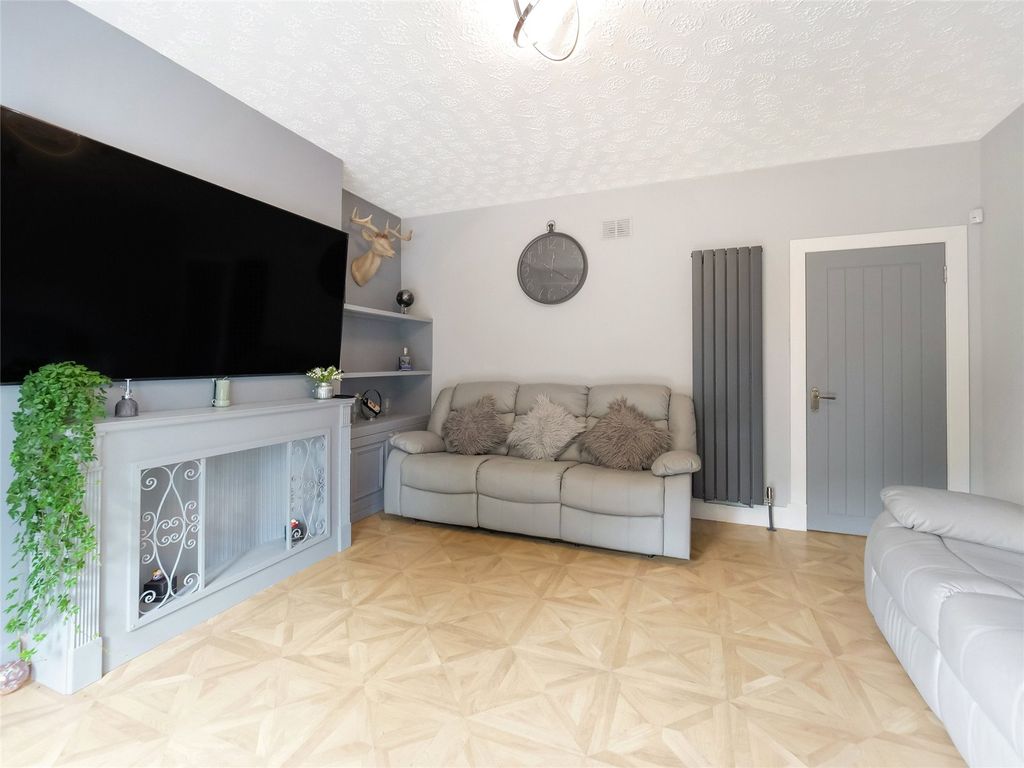 Property photo 3 of 16 Picture No. 04