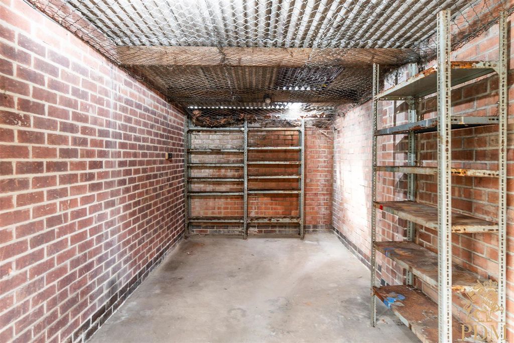 Property photo 2 of 7 Newstead Street, Garages (6 Of 7).Jpg