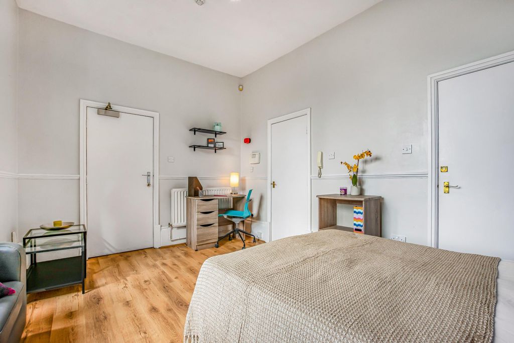 Property photo 3 of 10 Property Photo