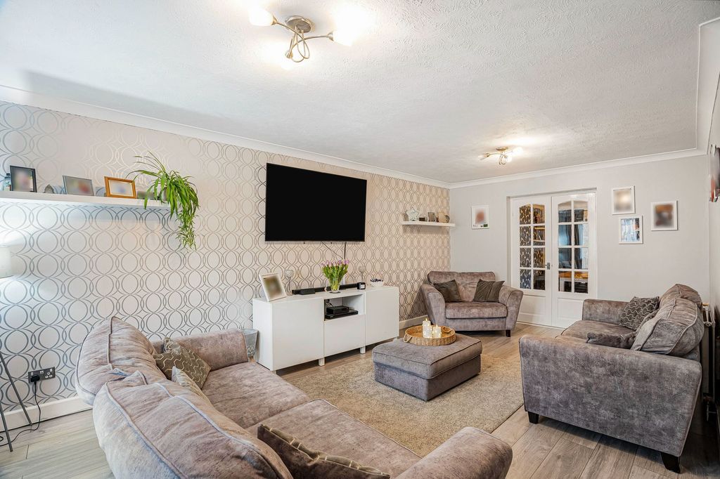 Property photo 2 of 22