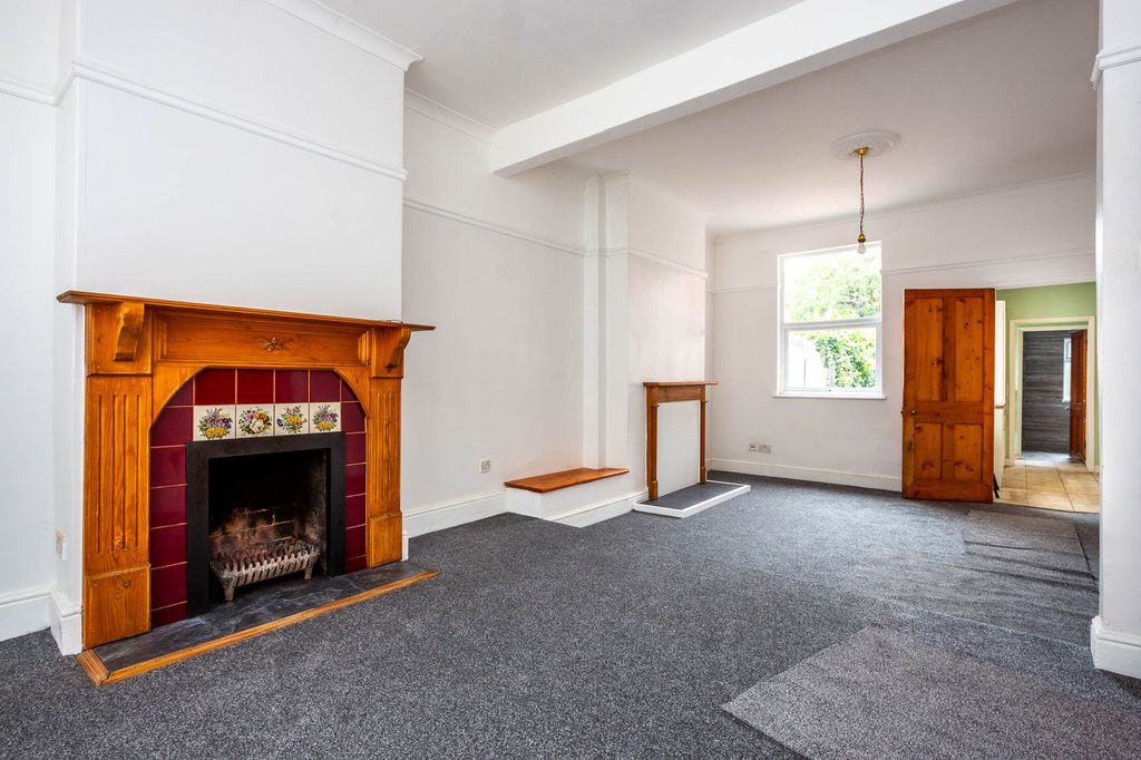 Property photo 3 of 11 Img_8678