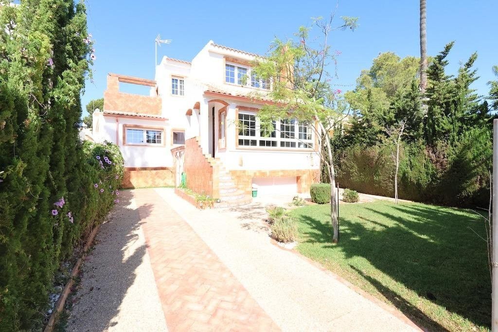 Property photo 1 of 40