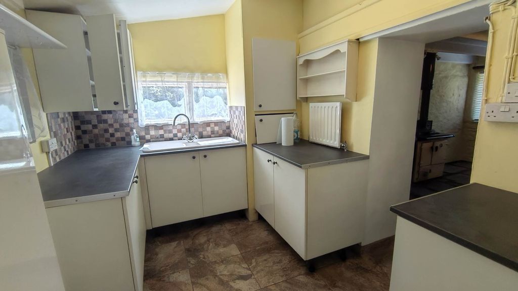 Property photo 3 of 29