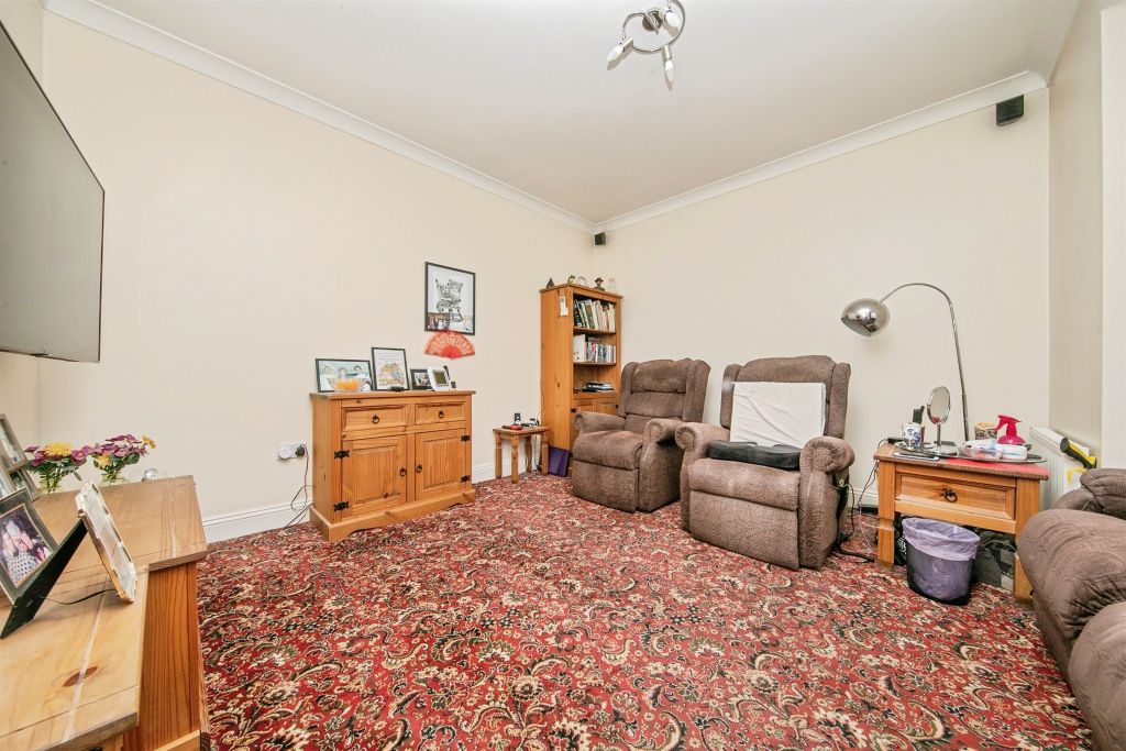 Property photo 2 of 17