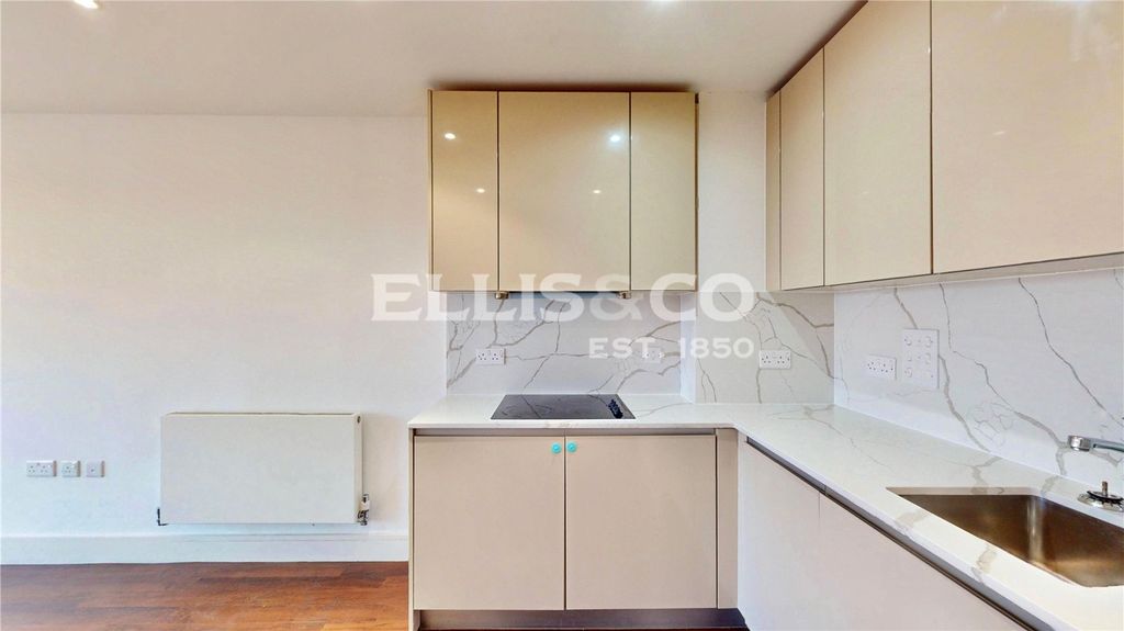 Property photo 2 of 20 Picture No. 21