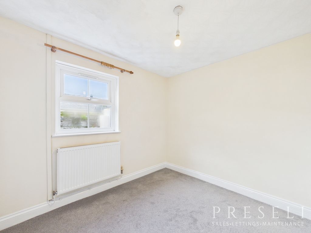 Property photo 3 of 12 Bedroom