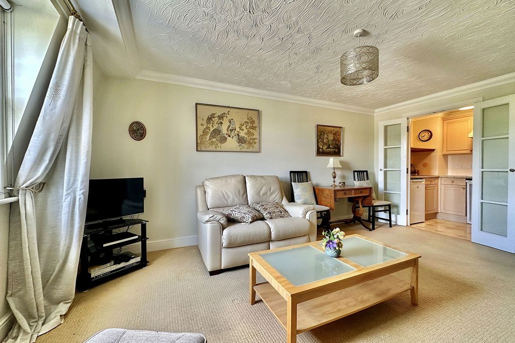Property photo 3 of 11