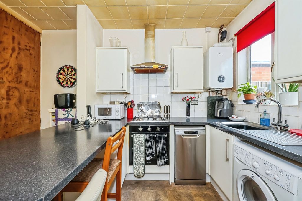 Property photo 2 of 16